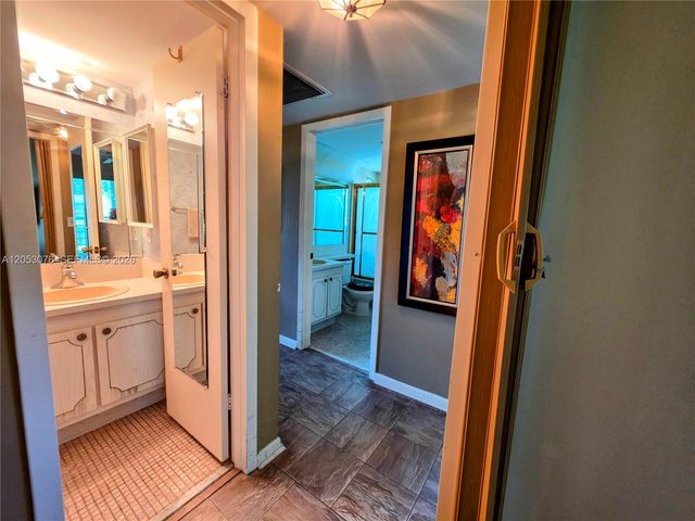 529 Fanshaw M 529, Boca Raton, FL 33434