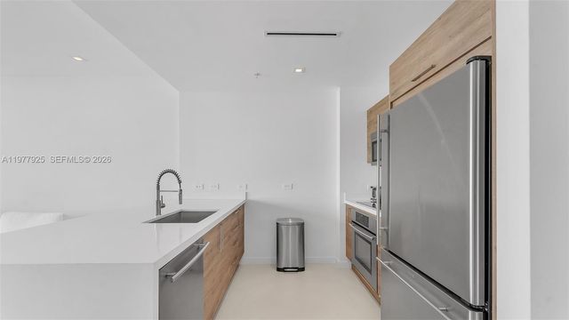 3301 NE 1st Ave H1711, Miami, FL 33137