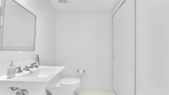 3301 NE 1st Ave H1711, Miami, FL 33137