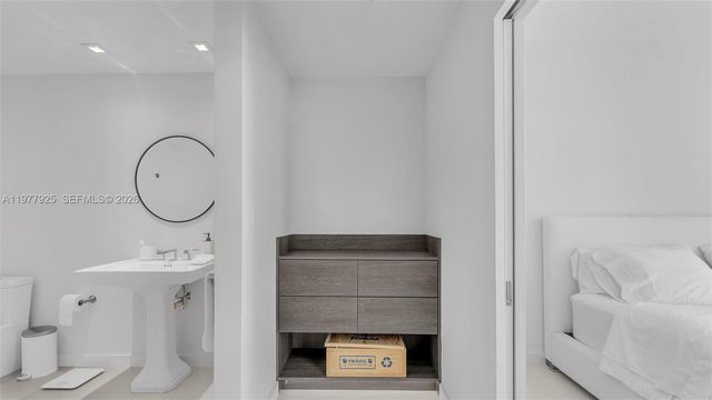 3301 NE 1st Ave H1711, Miami, FL 33137