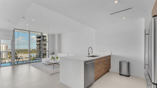 3301 NE 1st Ave H1711, Miami, FL 33137