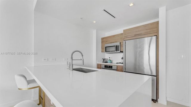 3301 NE 1st Ave H1711, Miami, FL 33137