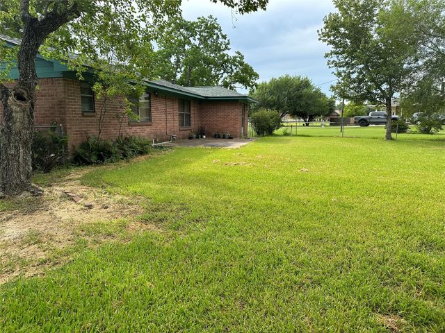5618 Crosby Cedar Bayou Road, Baytown, TX 77521