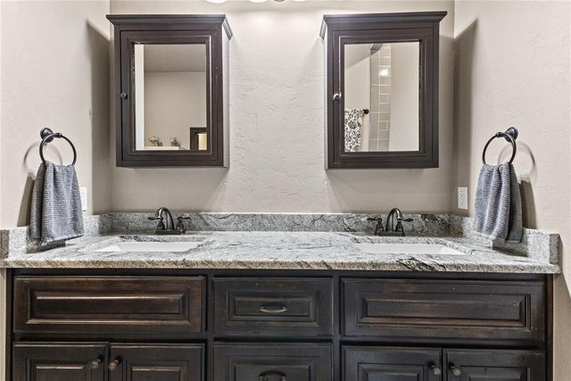 1300 Crimson Drive, Weatherford, OK 73096