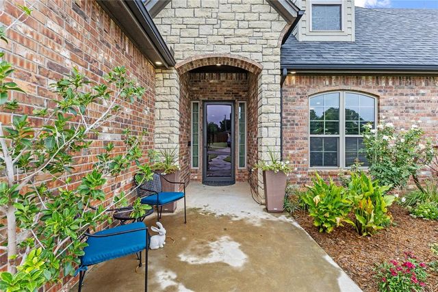 1300 Crimson Drive, Weatherford, OK 73096