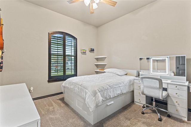 1300 Crimson Drive, Weatherford, OK 73096