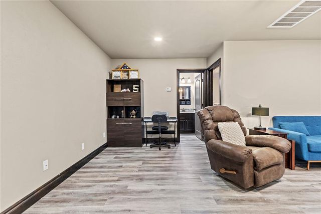 1300 Crimson Drive, Weatherford, OK 73096