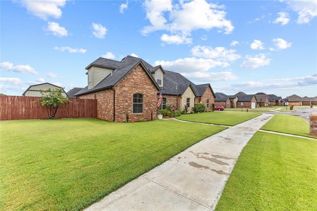 1300 Crimson Drive, Weatherford, OK 73096