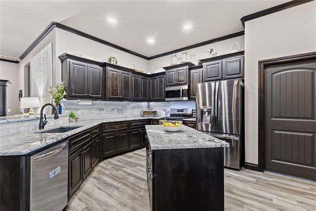 1300 Crimson Drive, Weatherford, OK 73096