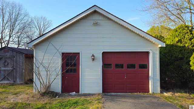 4678 W US Highway 68, Benton, KY 42025
