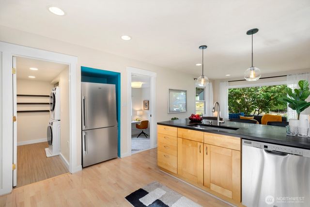 9348 32nd Avenue SW, Seattle, WA 98126