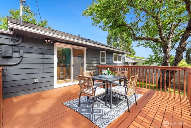 9348 32nd Avenue SW, Seattle, WA 98126