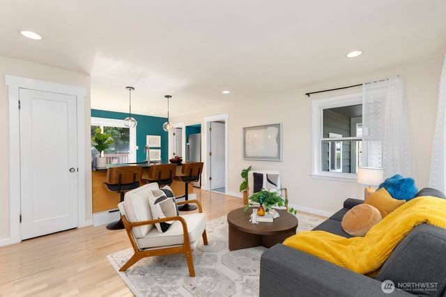 9348 32nd Avenue SW, Seattle, WA 98126