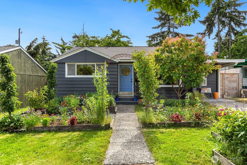 9348 32nd Avenue SW, Seattle, WA 98126