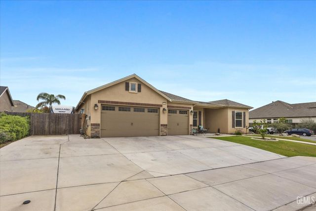9321 Riviera Del Sol Drive, Bakersfield, CA 93314