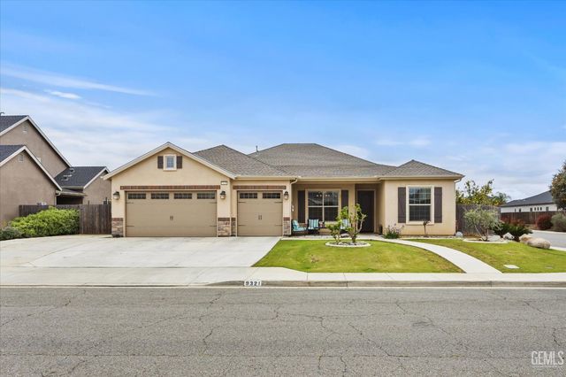 9321 Riviera Del Sol Drive, Bakersfield, CA 93314