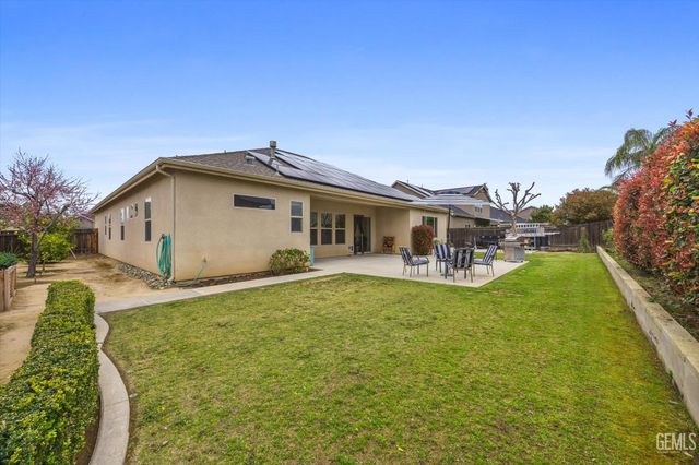 9321 Riviera Del Sol Drive, Bakersfield, CA 93314