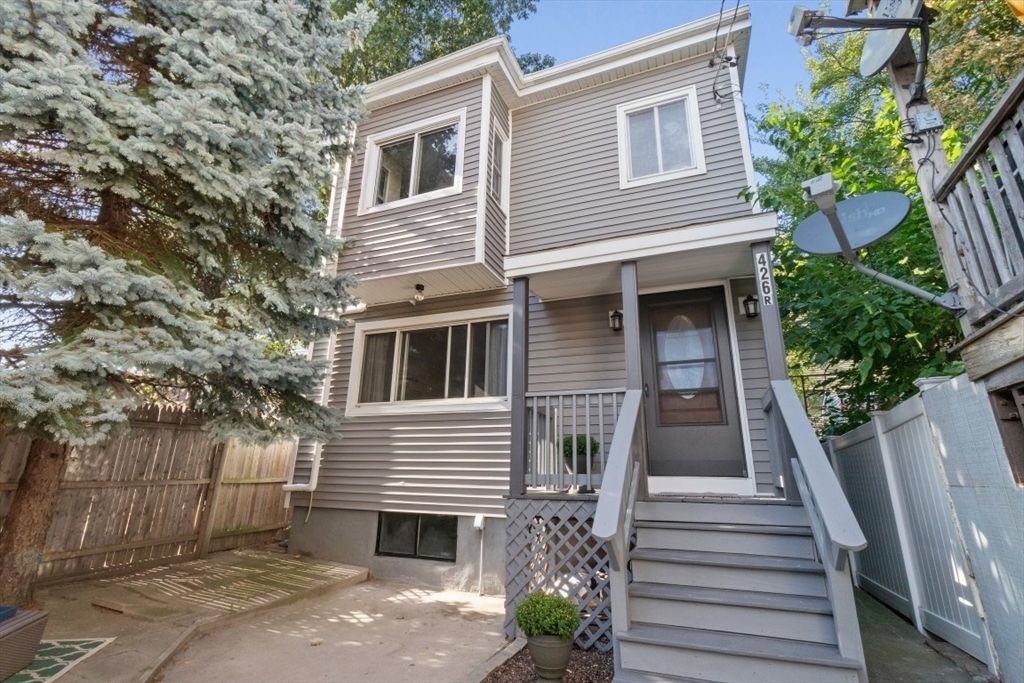 426-R Saratoga St, Boston, MA 02128