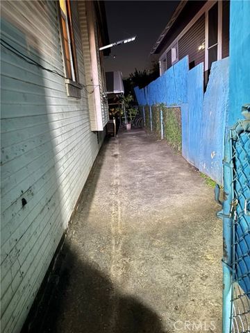 807 E 20th, Los Angeles, CA 90011