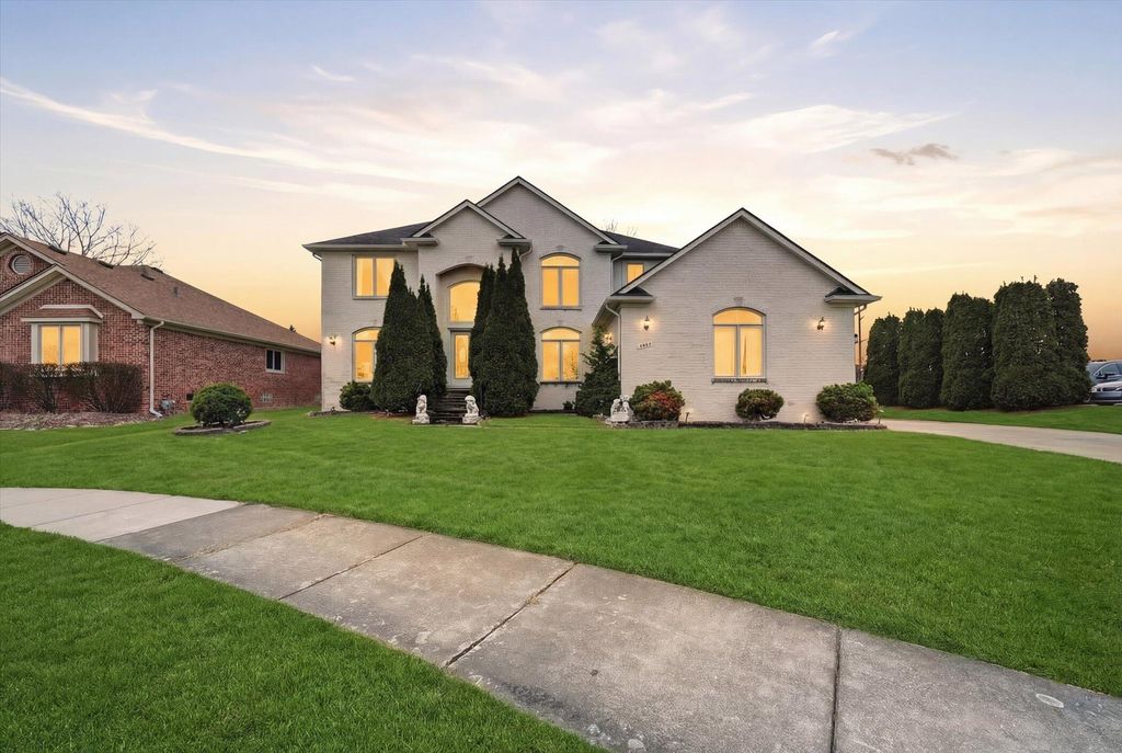 19444 Jack Pine Drive, Macomb, MI 48042