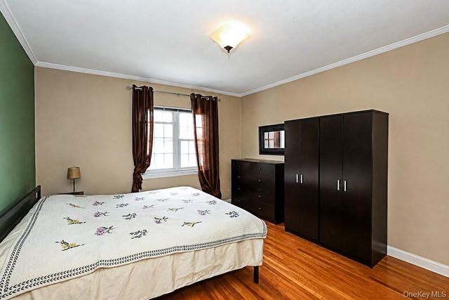 25-30 36th Avenue, Astoria, NY 11106