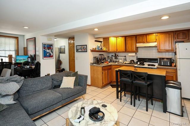 25-30 36th Avenue, Astoria, NY 11106