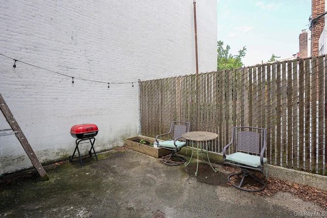 25-30 36th Avenue, Astoria, NY 11106