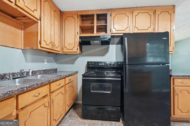 2970 Carriage Lane, College Park, GA 30349