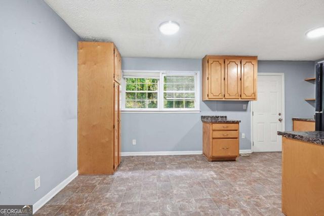 2970 Carriage Lane, College Park, GA 30349