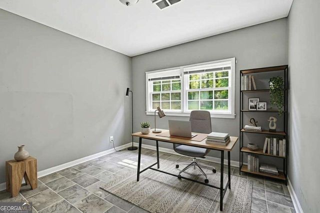 2970 Carriage Lane, College Park, GA 30349
