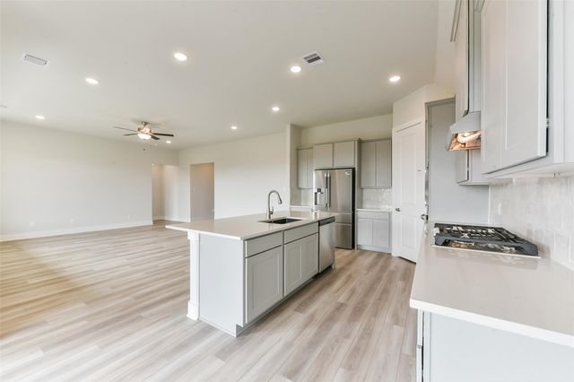 13601 Fairway Arbor Drive, Texas City, TX 77568