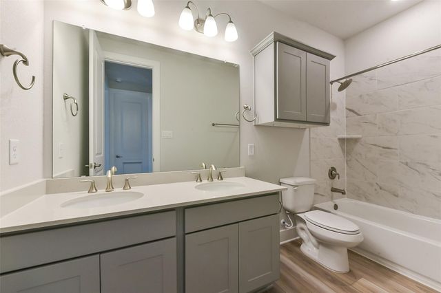 13601 Fairway Arbor Drive, Texas City, TX 77568