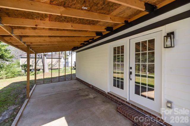 1012 Crescent Way, Wingate, NC 28174