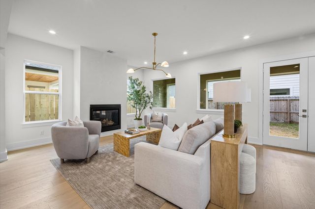 804 Milwaukee Street, Houston, TX 77009