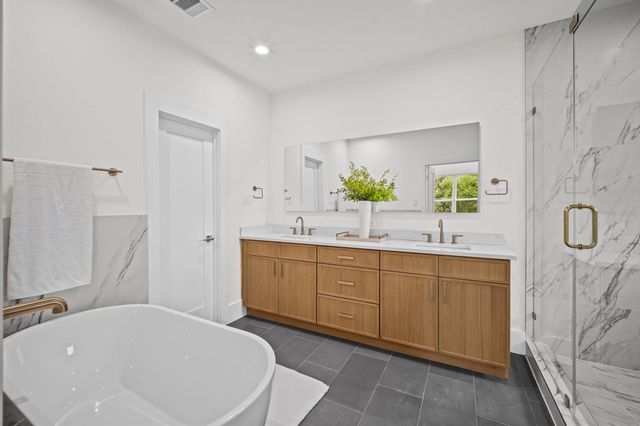 804 Milwaukee Street, Houston, TX 77009