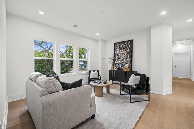 804 Milwaukee Street, Houston, TX 77009