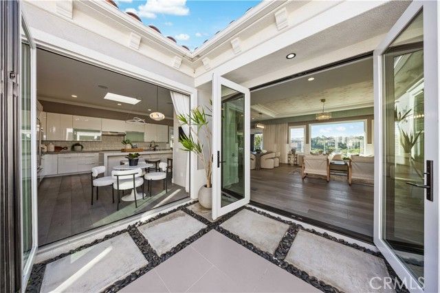 58 Victoria, Newport Beach, CA 92660