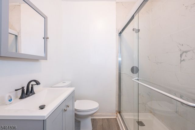 65 Grove St, Bloomfield Twp., NJ 07003