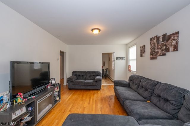 65 Grove St, Bloomfield Twp., NJ 07003