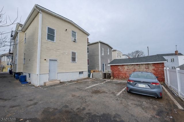 65 Grove St, Bloomfield Twp., NJ 07003