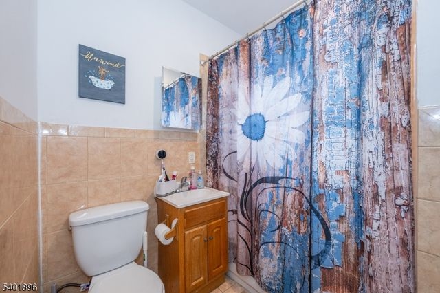 65 Grove St, Bloomfield Twp., NJ 07003