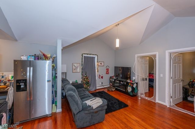 65 Grove St, Bloomfield Twp., NJ 07003