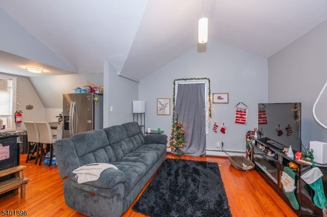 65 Grove St, Bloomfield Twp., NJ 07003