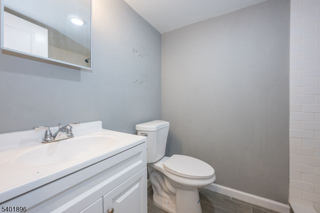 65 Grove St, Bloomfield Twp., NJ 07003