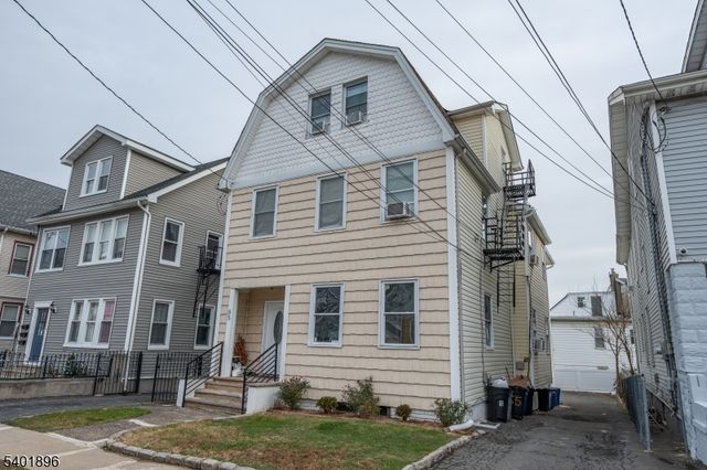 65 Grove St, Bloomfield Twp., NJ 07003