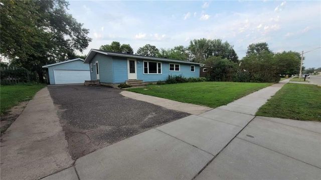 2212 Bartlett Avenue, Altoona, WI 54720