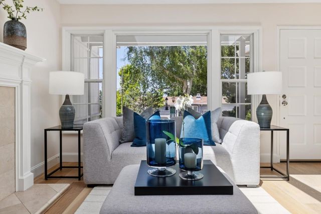 321 La Casa Avenue, San Mateo, CA 94403