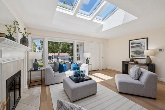 321 La Casa Avenue, San Mateo, CA 94403