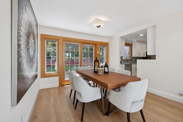 321 La Casa Avenue, San Mateo, CA 94403