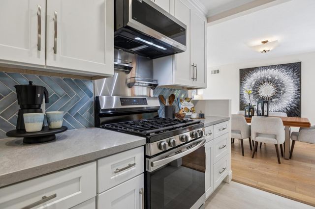 321 La Casa Avenue, San Mateo, CA 94403
